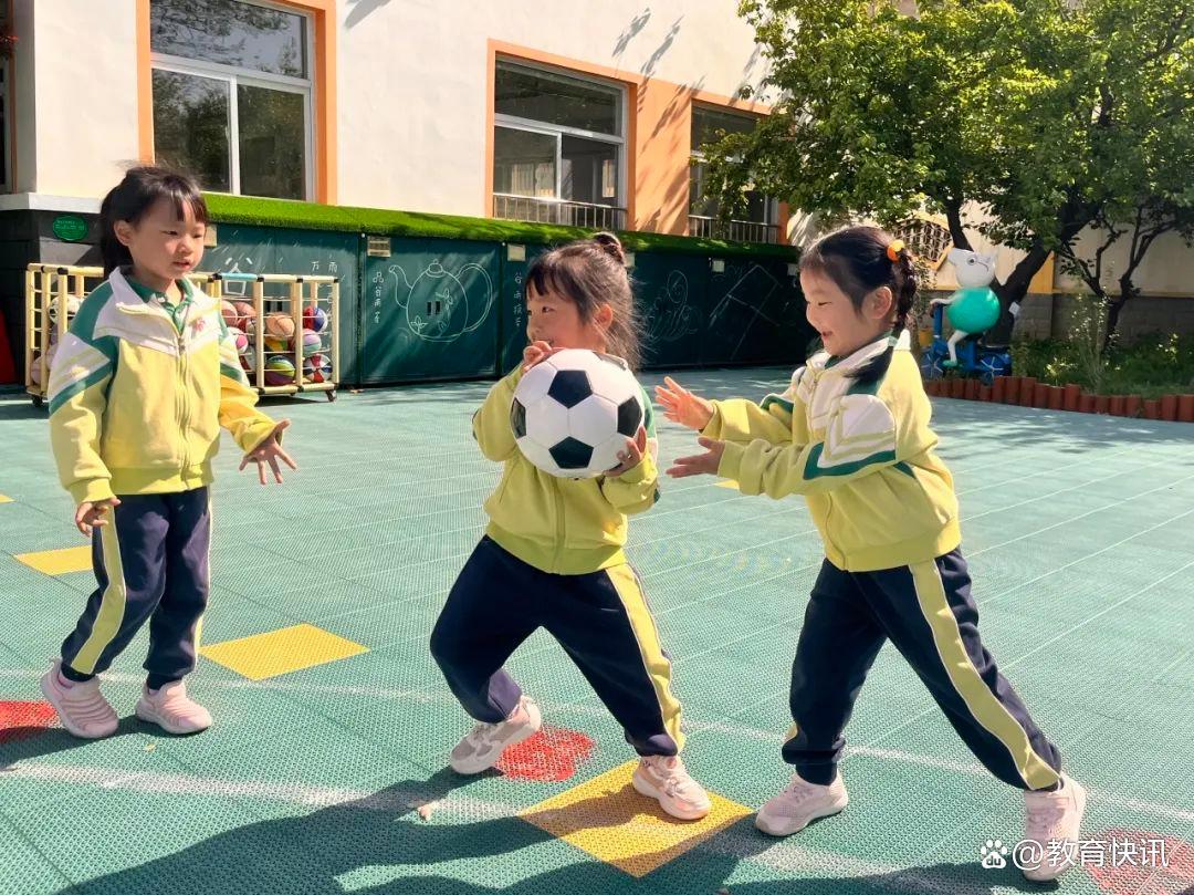 爱游戏娱乐平台-球场迷你足球嘉年华，快乐运动每一天的简单介绍