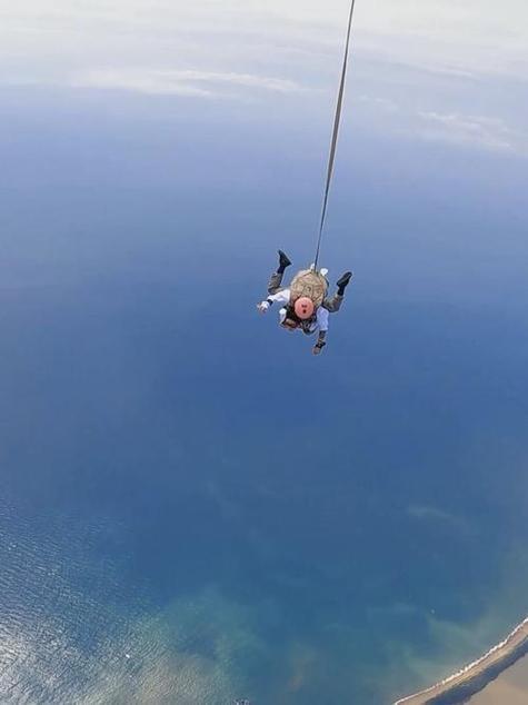 AYX SPORTS-包含现代舞与极限运动结合，别开生面的视觉盛宴的词条